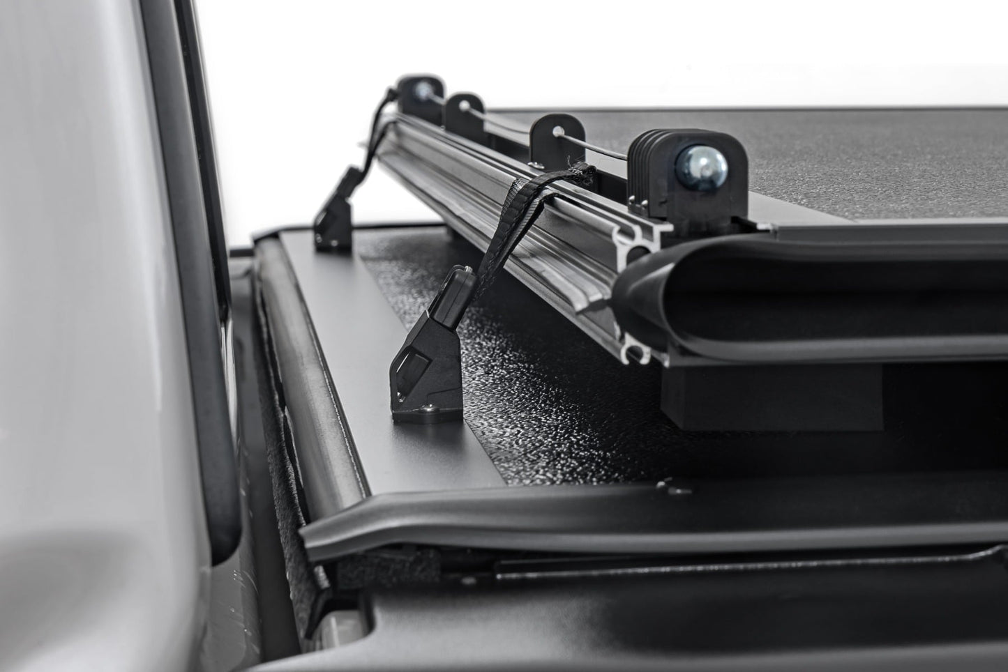 Hard Low Profile Bed Cover | 5'7" Bed | Ford F-150 2WD/4WD (2004-2014) - Image 6