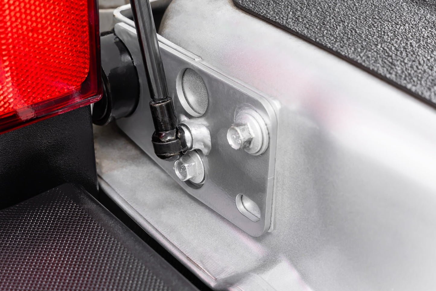 Tailgate Assist | Ford F-150/F-250/F-350 2WD/4WD (2015-2026) - Image 4
