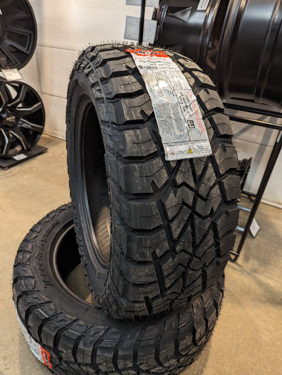35125020 Amp RTs & 6 inch rough Country Liftkit