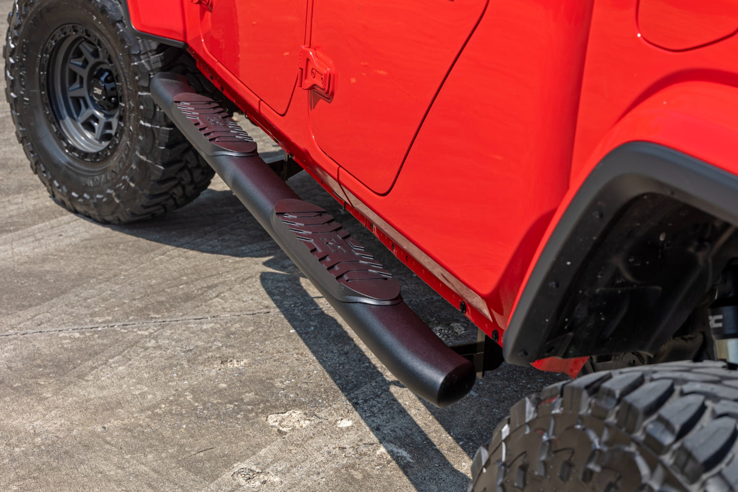 Oval Nerf Steps | Black | Jeep Gladiator JT 4WD (2020-2026) - Image 6