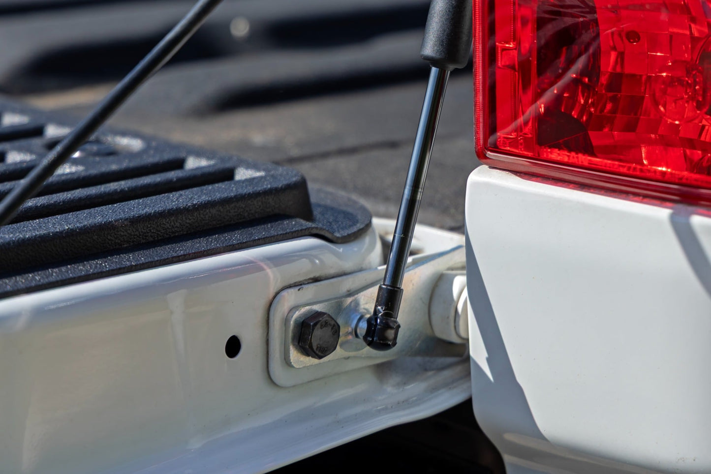 Tailgate Assist | Nissan Titan 2WD/4WD (2017-2024) - Image 6