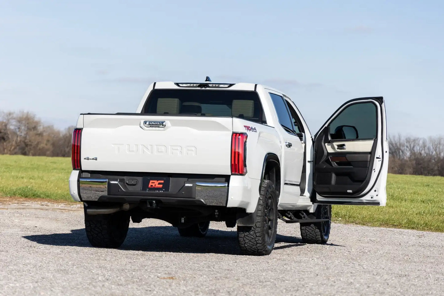 POWER RUNNING BOARDS LIGHTED | CREWMAX | TOYOTA TUNDRA (22-23)