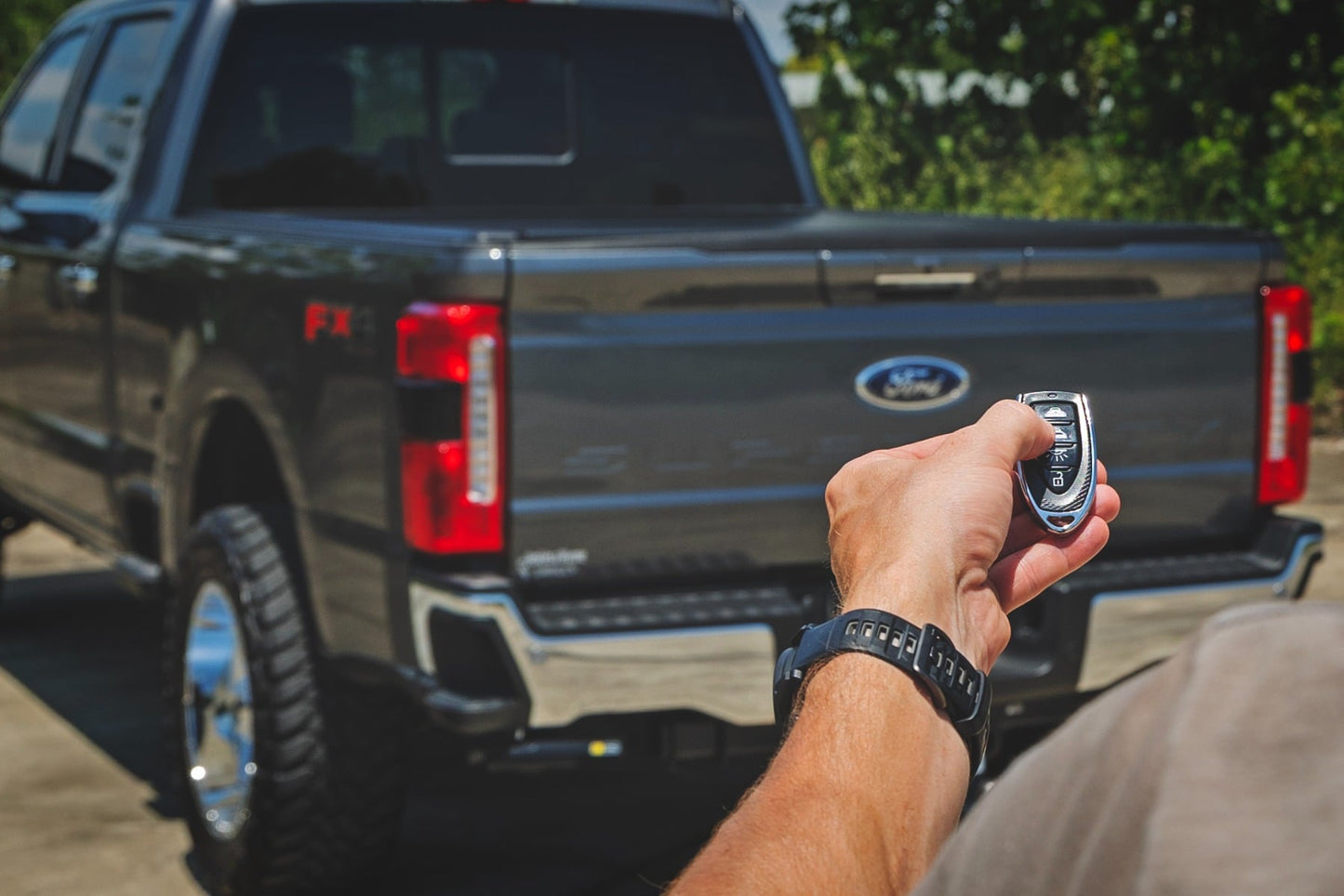 Powered Retractable Bed Cover | 6'10" Bed | Ford F-250/F-350 Super Duty (17-26) - Image 6