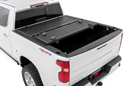Hard Low Profile Bed Cover | 5'10" Bed | Chevy/GMC Sierra 1500 (19-26)/Silverado 1500 (19-26) - Image 2