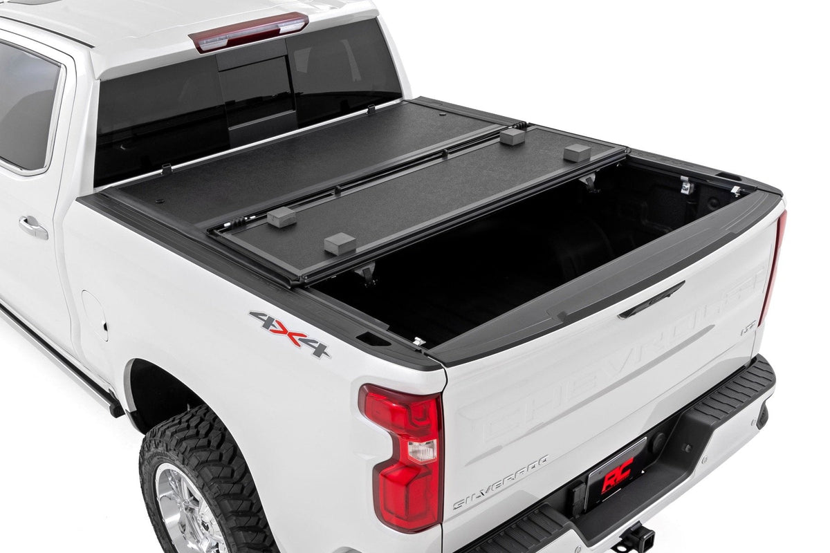 Hard Low Profile Bed Cover | 6'7" Bed | Chevy/GMC Sierra 1500 (19-26)/Silverado 1500 (19-26) - Image 5