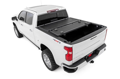 Hard Low Profile Bed Cover | 6'7" Bed | Chevy/GMC Sierra 1500 (19-26)/Silverado 1500 (19-26) - Image 3