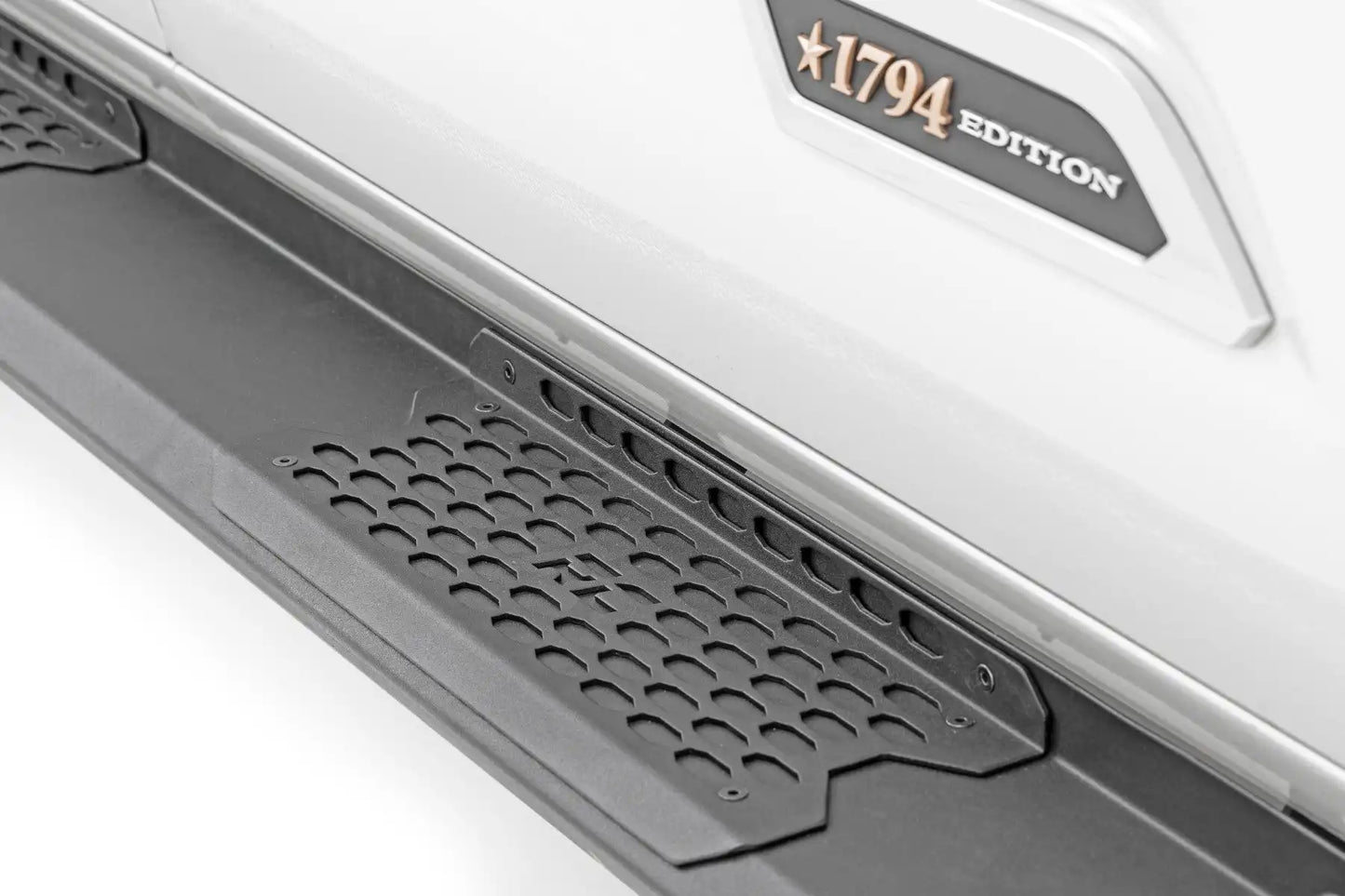 HD2 RUNNING BOARDS CREWMAX | TOYOTA TUNDRA 2WD/4WD (2022-2023)