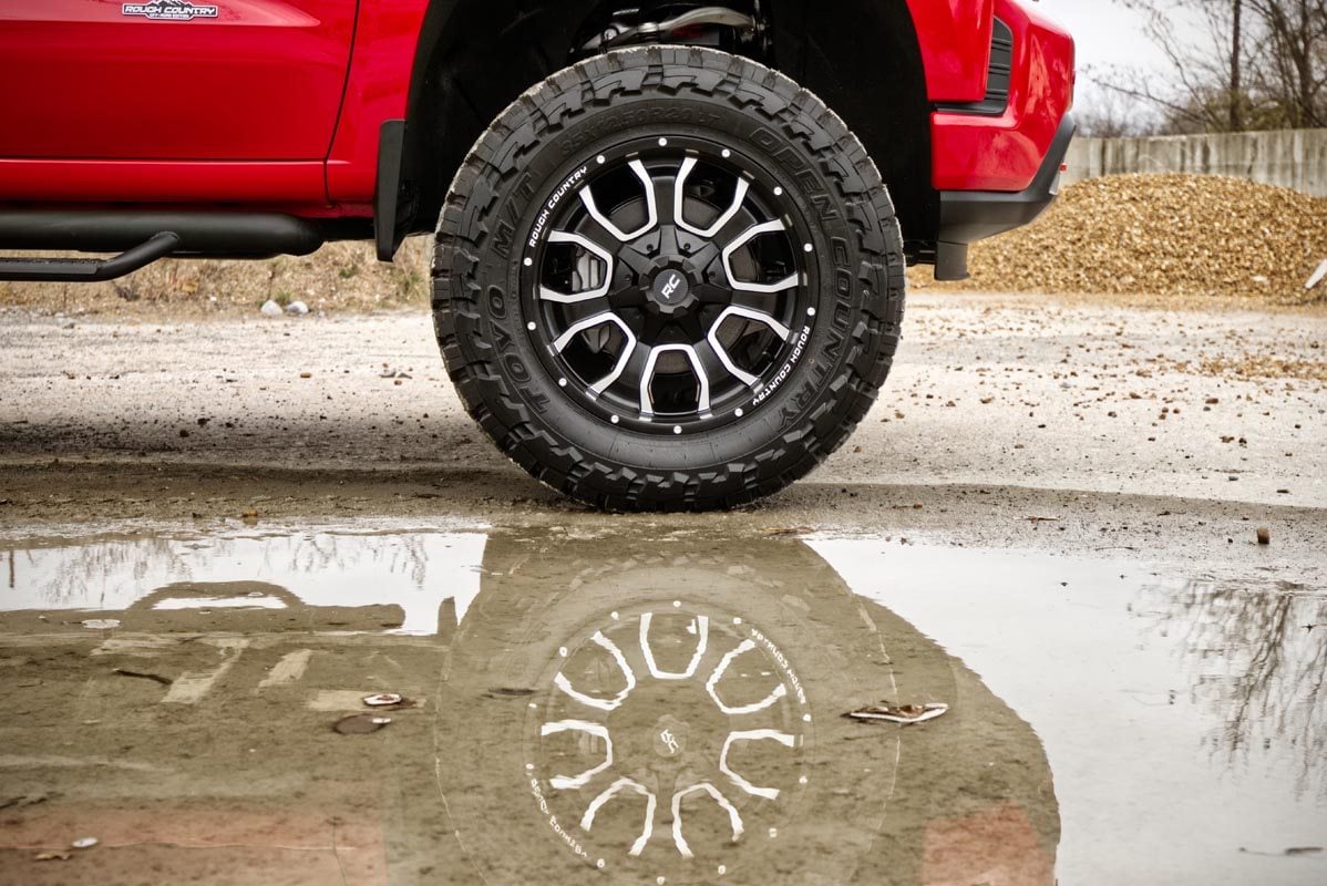 Rough Country 93 Series Wheel | One-Piece | Machined Black | 20x10 | 6x5.5/6x135 | -18mm - Image 4