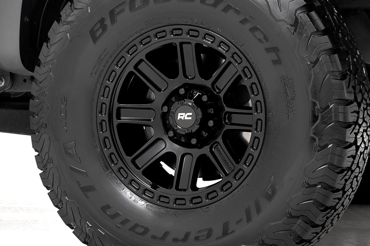 Rough Country 84 Series Wheel | Gloss Black | 17x8.5 | 6x5.5 | +0mm - Image 5