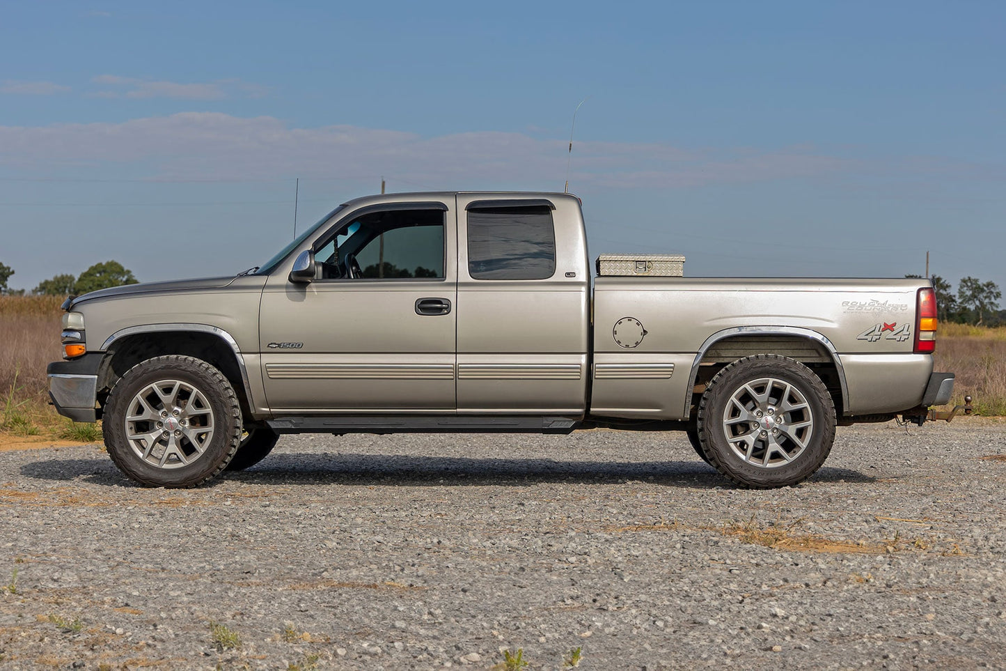 HD2 Aluminum Running Boards | Ext Cab | Chevy/GMC 1500/2500HD (99-06 & Classic) - Image 6