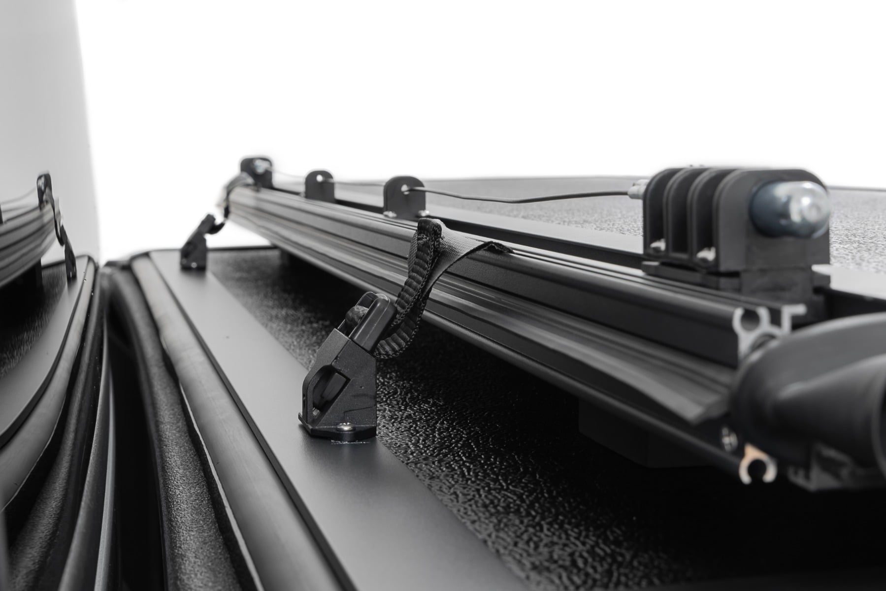 Hard Low Profile Bed Cover | 5' Bed | Jeep Gladiator JT 4WD (2020-2026) - Image 6