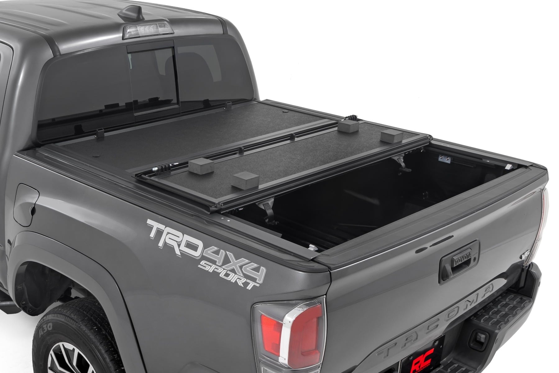 Hard Low Profile Bed Cover | 5' Bed | Toyota Tacoma 2WD/4WD (2016-2023) - Image 2