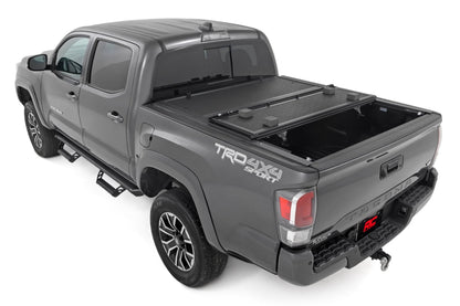 Hard Low Profile Bed Cover | 5' Bed | Toyota Tacoma 2WD/4WD (2016-2023) - Image 4