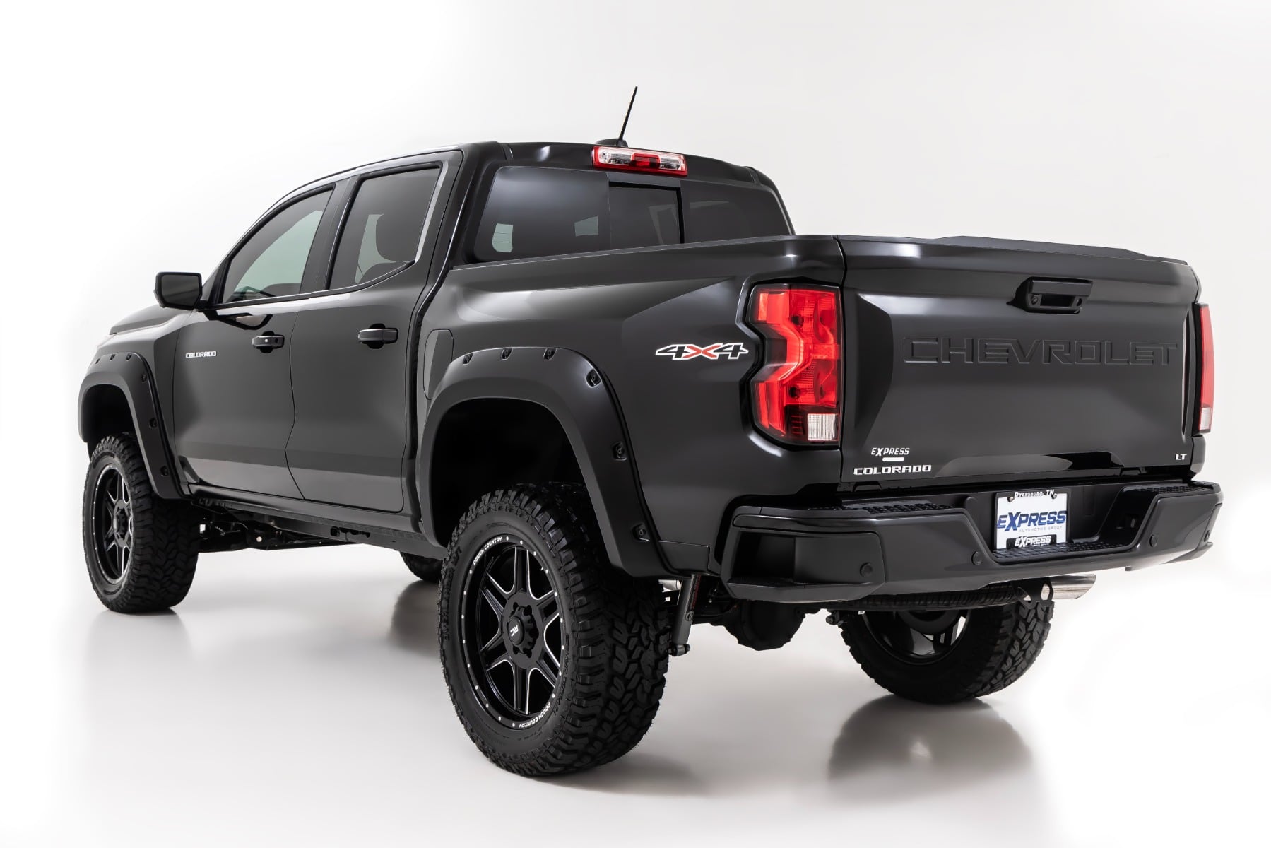 Pocket Fender Flares | GNT Radiant Red | Chevy Colorado 2WD/4WD (2023-2026) - Image 4