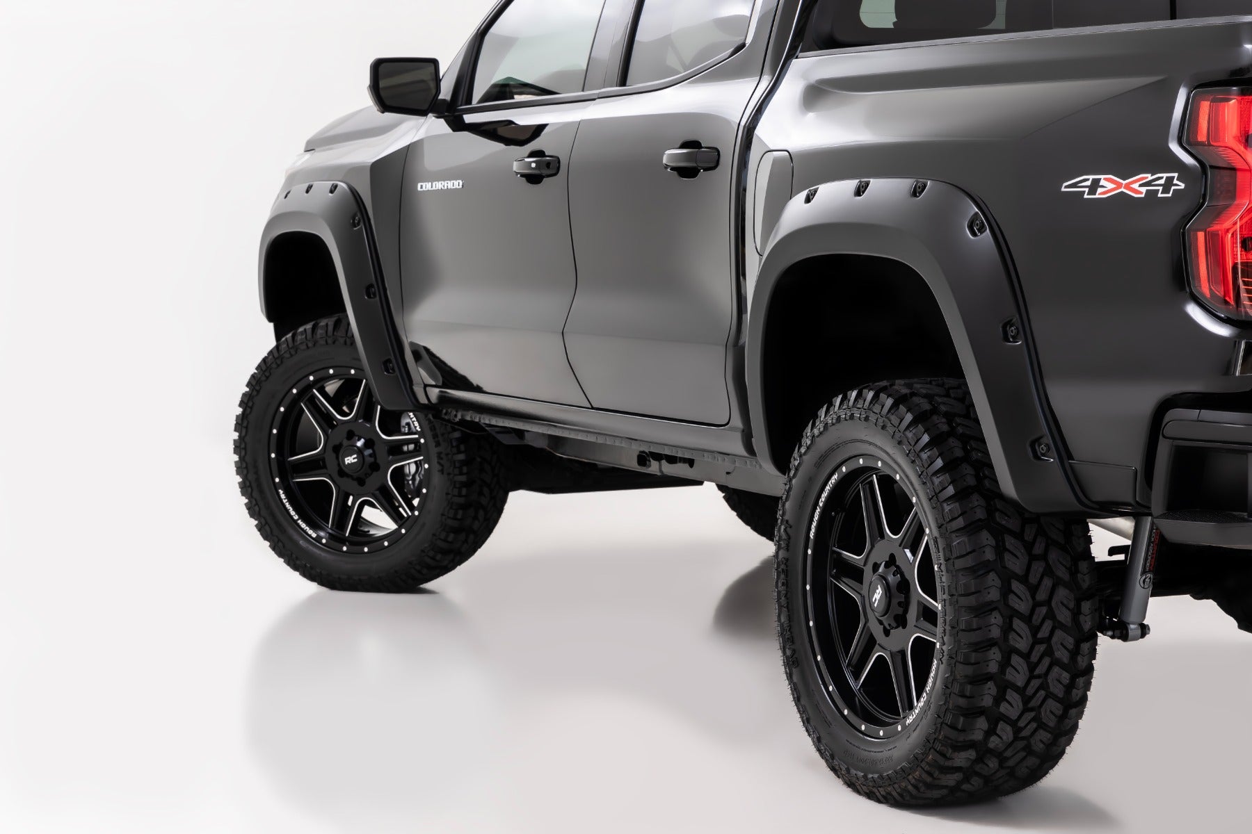 Pocket Fender Flares | GNT Radiant Red | Chevy Colorado 2WD/4WD (2023-2026) - Image 2