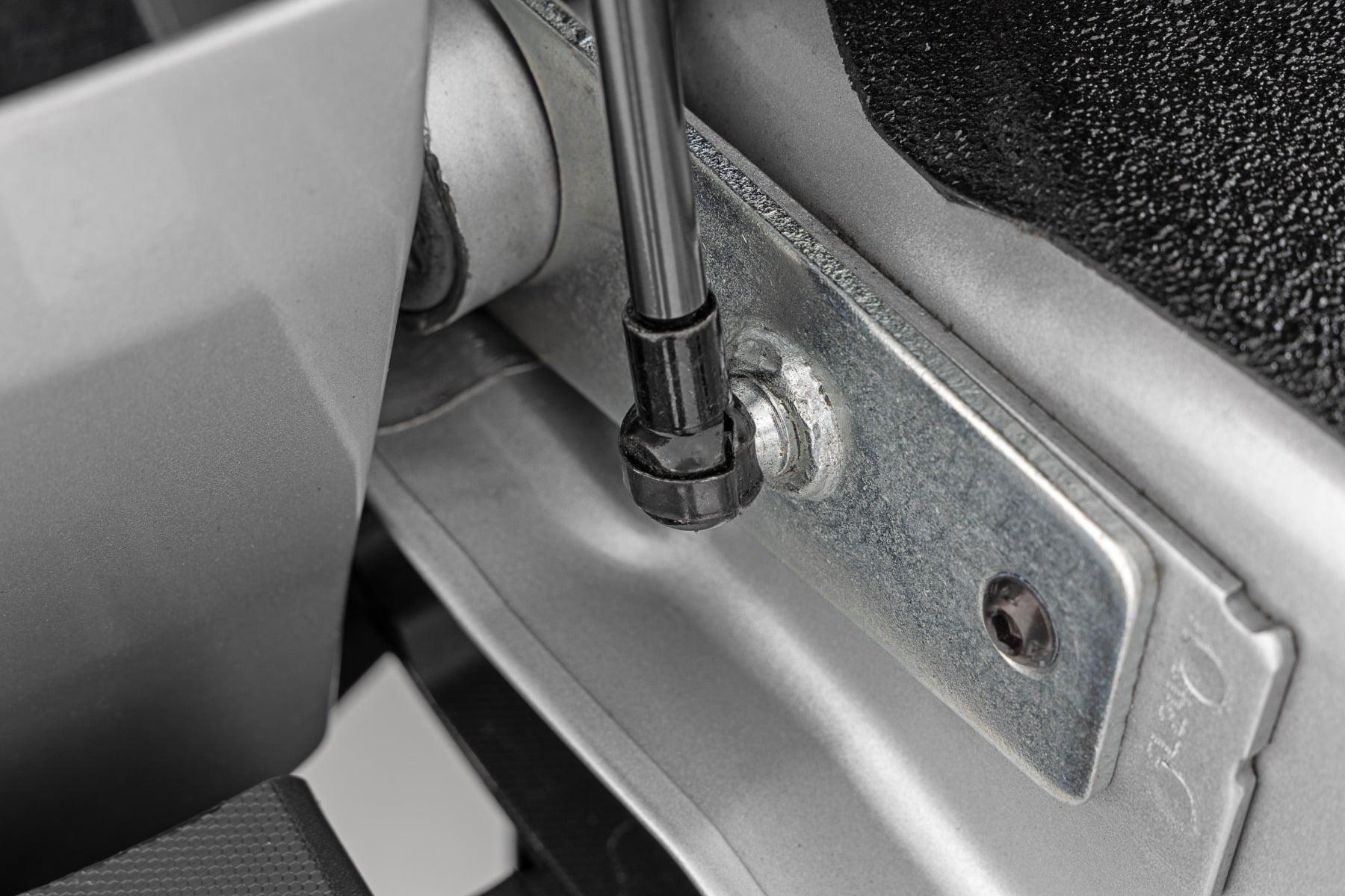 Tailgate Assist | Chevy/GMC Canyon/Colorado 2WD/4WD (2015-2022) - Image 4