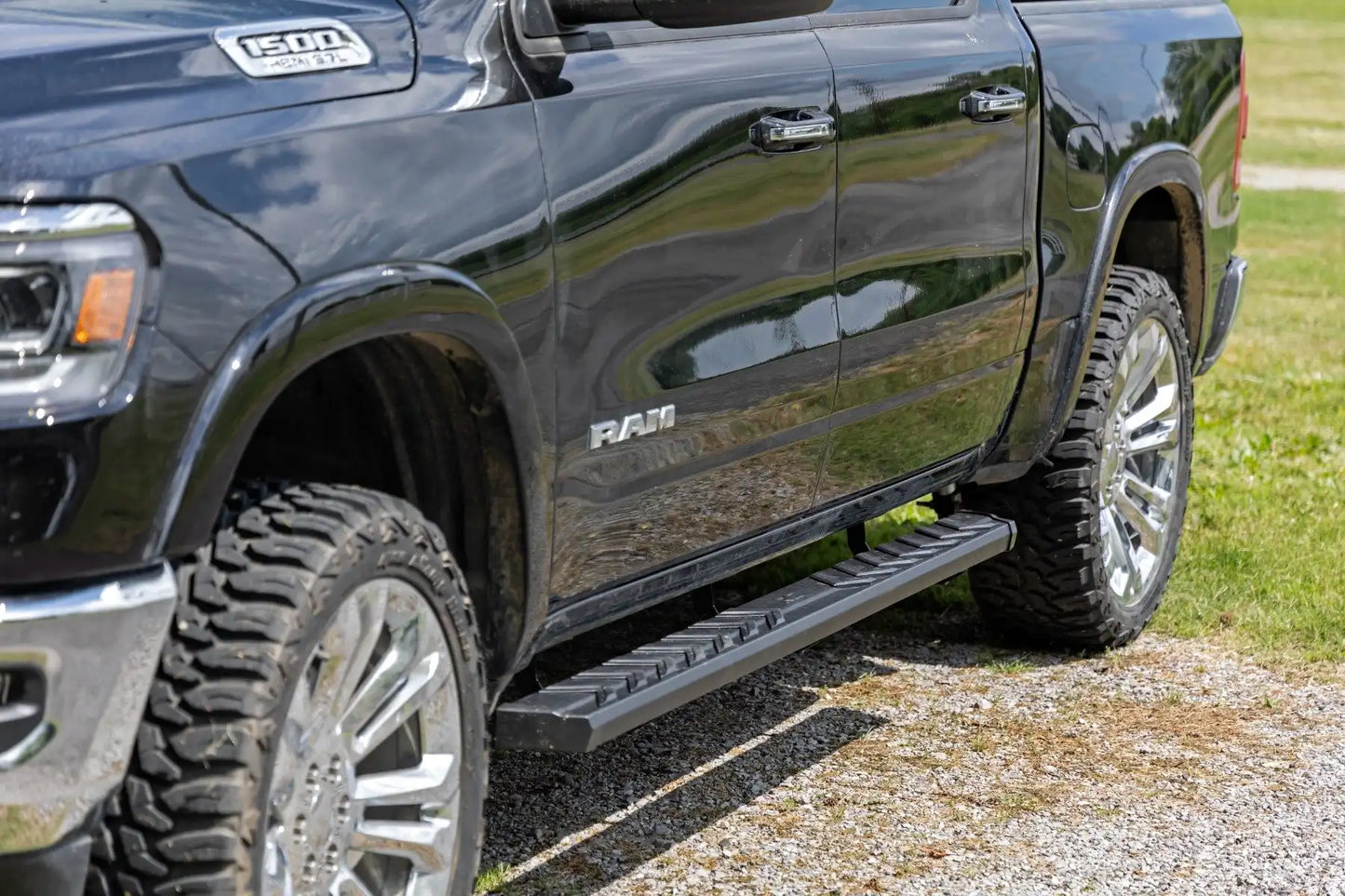 BA2 RUNNING BOARD SIDE STEP BARS | RAM 1500 (19-23)/1500 TRX (21-23)