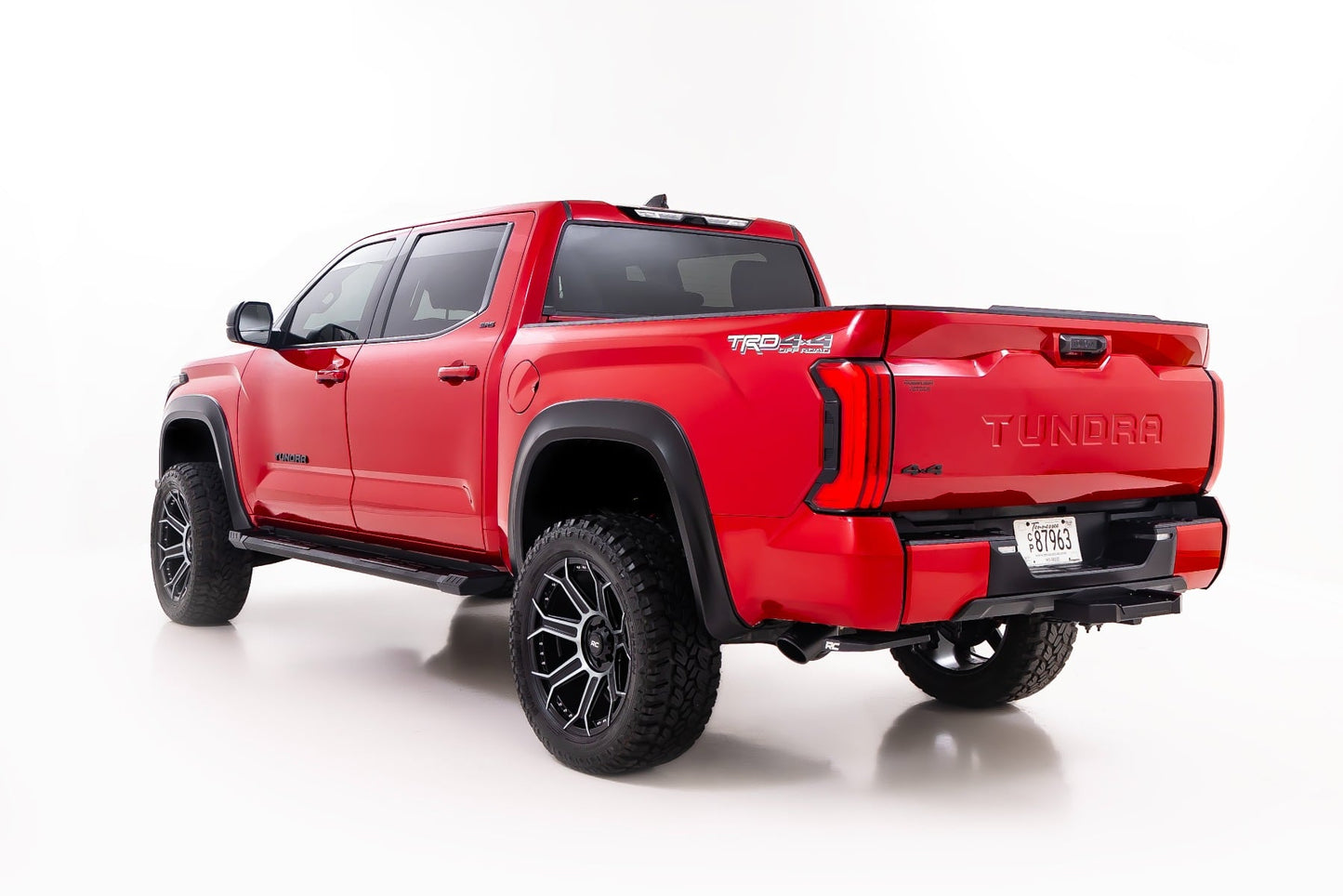 HD2 Aluminum Running Boards | CrewMax | Toyota Tundra 2WD/4WD (2022-2026) - Image 3