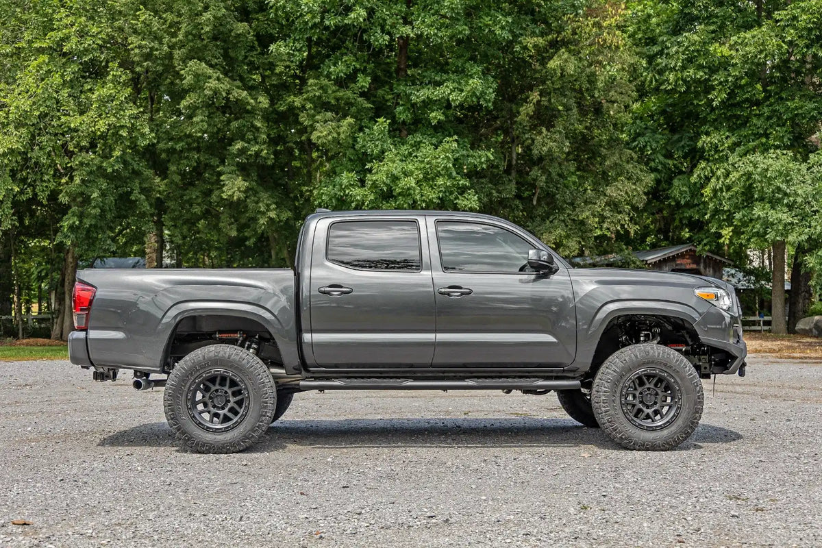OVAL NERF STEP DOUBLE CAB | BLACK | TOYOTA TACOMA 2WD/4WD (05-23)
