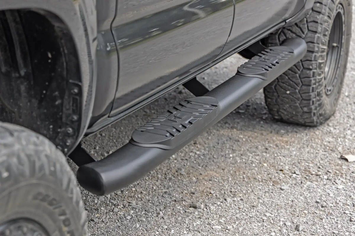 OVAL NERF STEP DOUBLE CAB | BLACK | TOYOTA TACOMA 2WD/4WD (05-23)