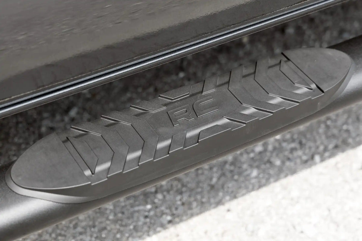 OVAL NERF STEP DOUBLE CAB | BLACK | TOYOTA TACOMA 2WD/4WD (05-23)