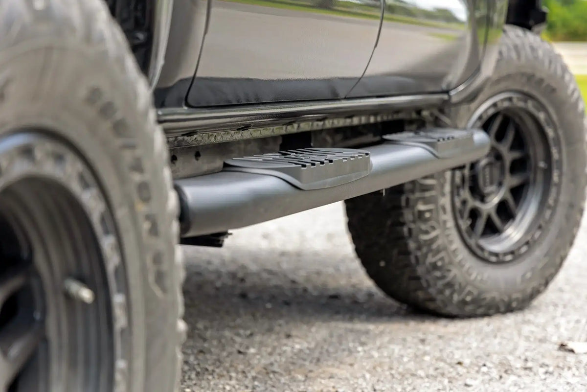 OVAL NERF STEP DOUBLE CAB | BLACK | TOYOTA TACOMA 2WD/4WD (05-23)