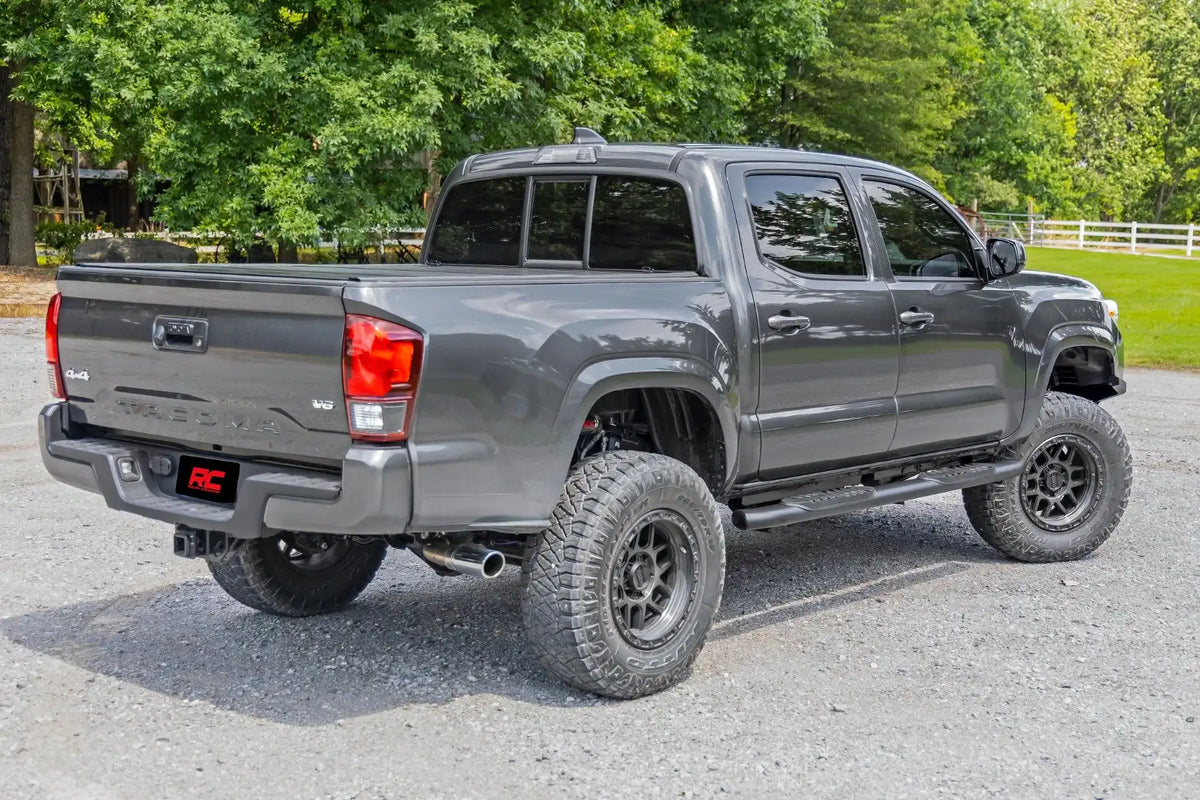 OVAL NERF STEP DOUBLE CAB | BLACK | TOYOTA TACOMA 2WD/4WD (05-23)
