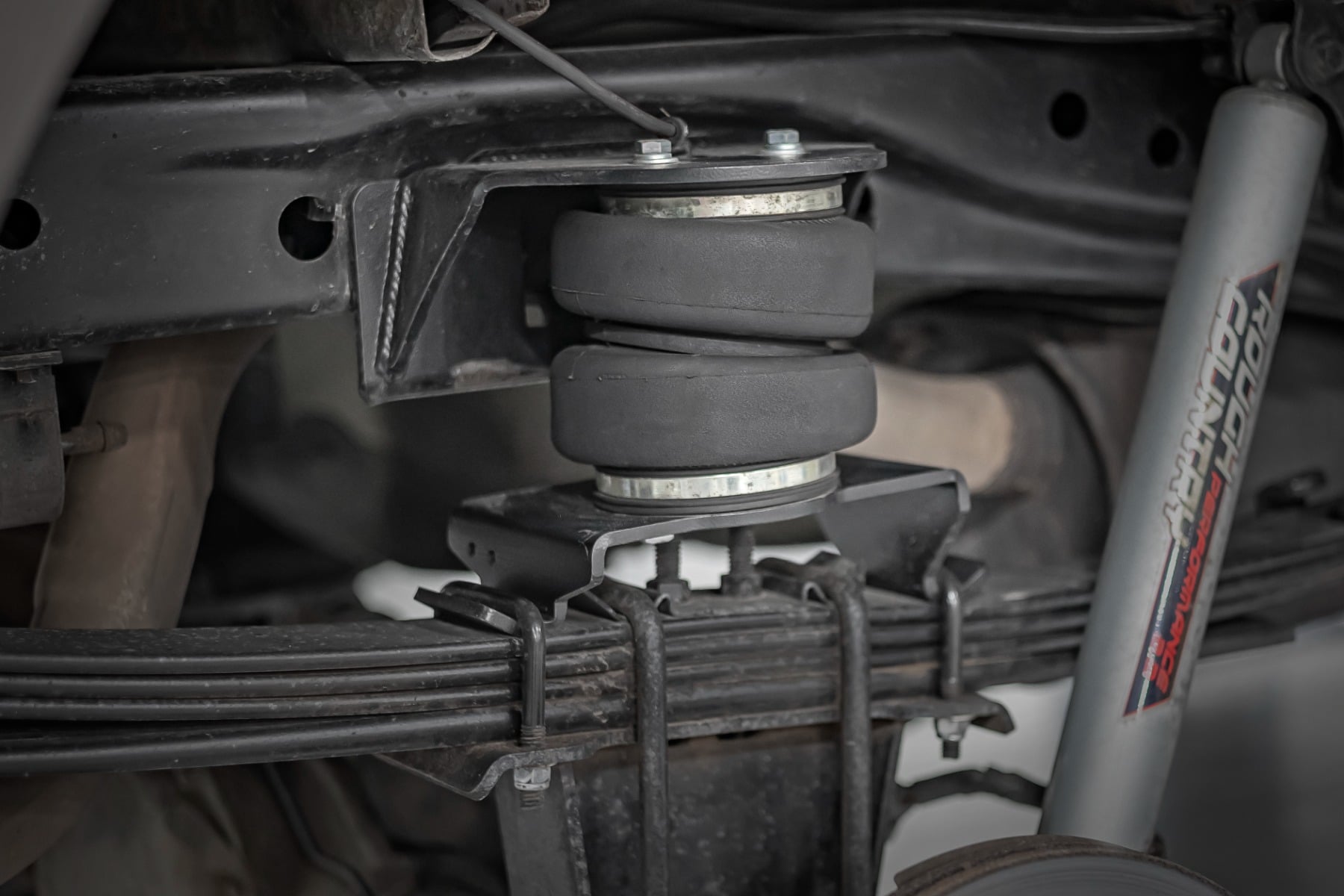 Air Spring Kit w/compressor | Wireless Controller | 0-6" Lifts | Ford F-150 (04-14) - Image 3