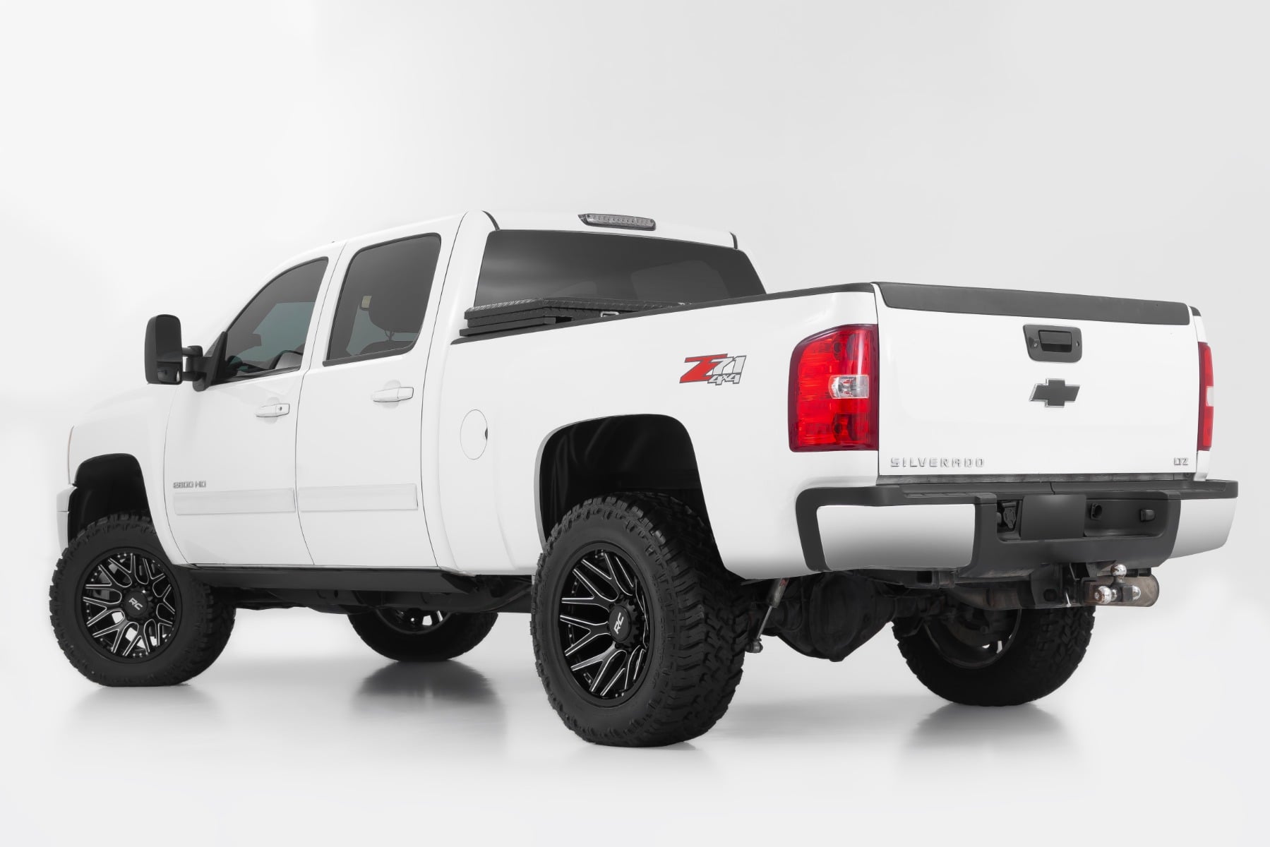Rough Country 95 Series Wheel | One-Piece | Gloss Black Machined | 20x10 | 8x180 | -19mm - Image 4