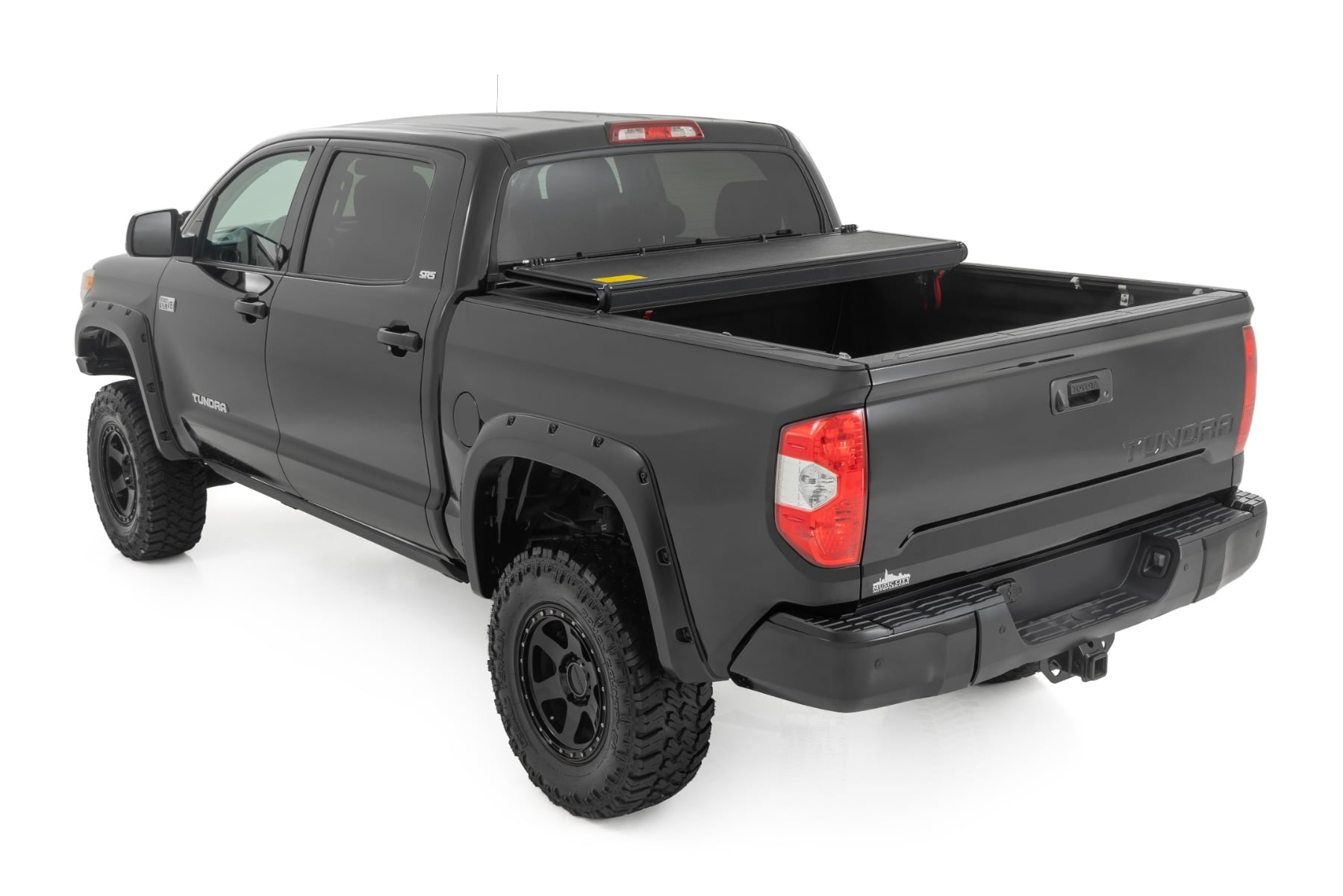 Hard Low Profile Bed Cover | 5'7" Bed | Toyota Tundra 2WD/4WD (2007-2021) - Image 4