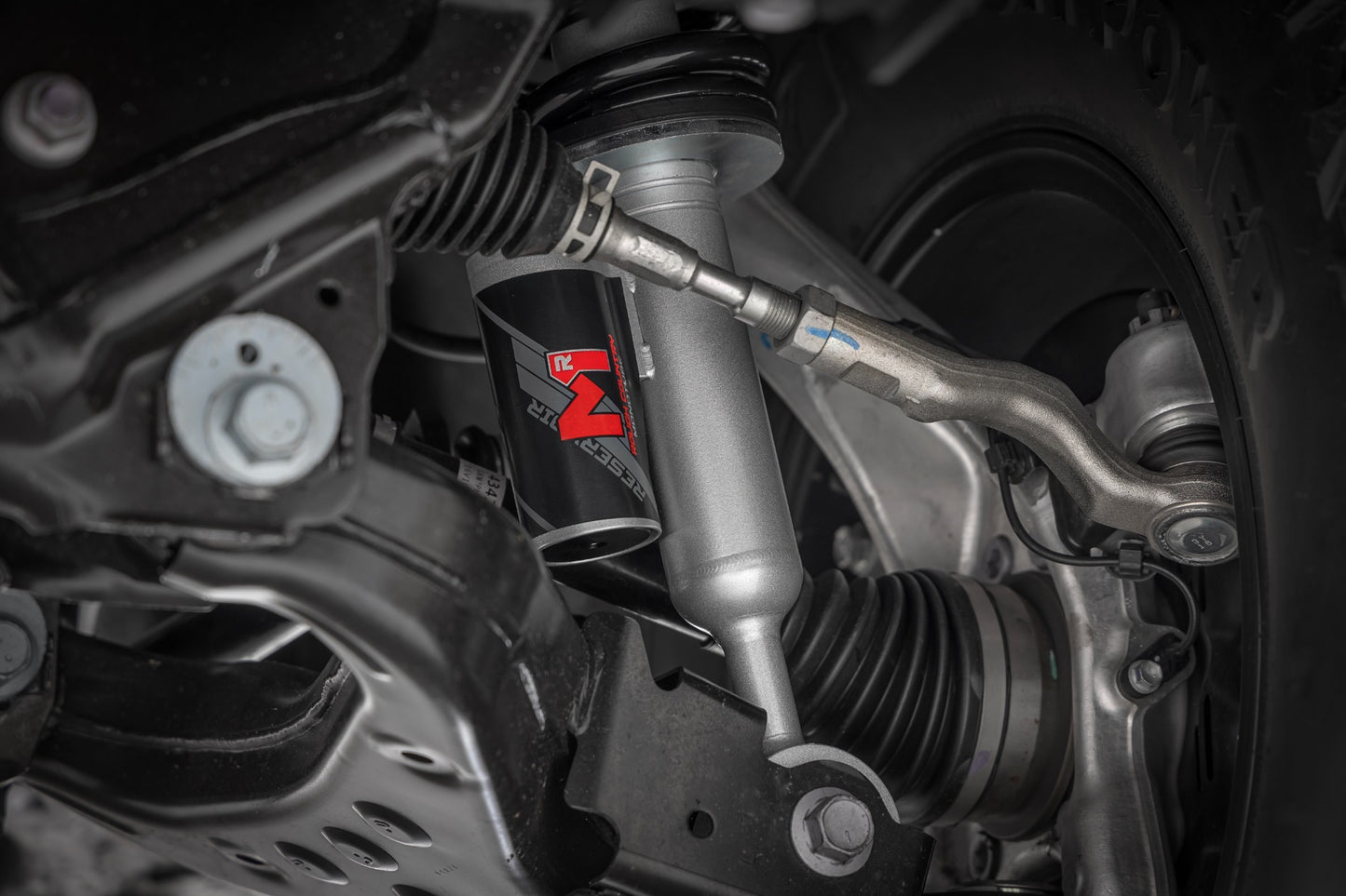M1R Reservoir Leveling Struts | Adjustable Height | Front | Toyota Tacoma (24-26) - Image 2