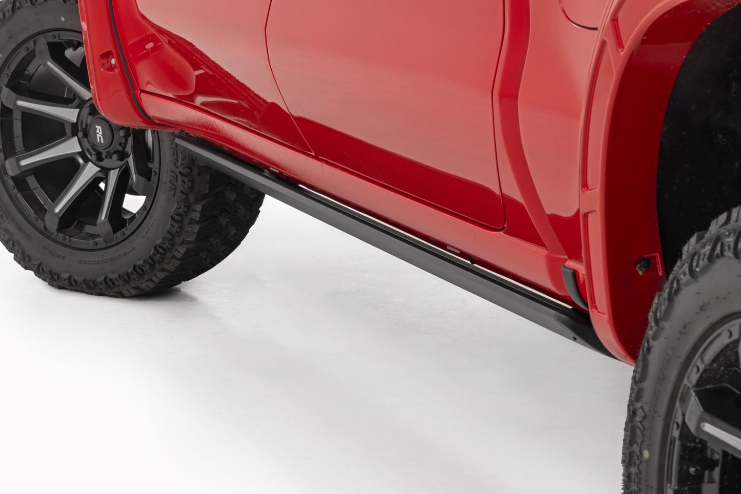 Power Running Boards | HT-Series | Crew Cab | Chevy/GMC 1500/2500HD/3500HD (19-26) - Image 2