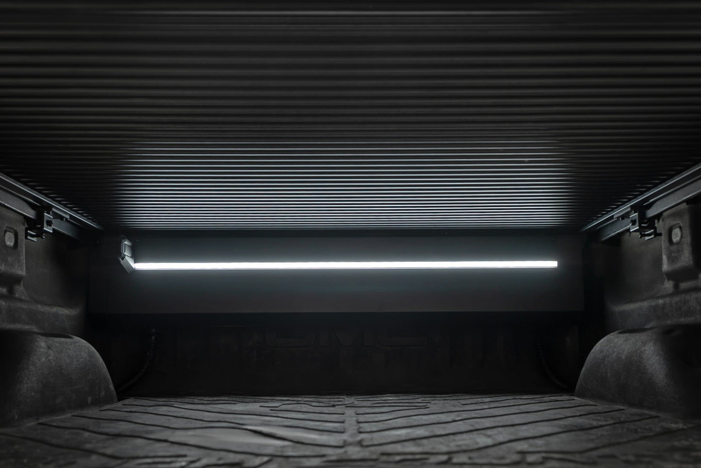 Powered Retractable Bed Cover | 5'9" Bed | Chevy/GMC 1500 (14-18 & Classic) - Image 4