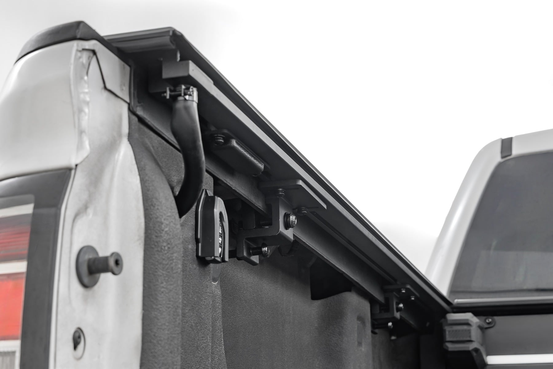 Powered Retractable Bed Cover | 5'9" Bed | Chevy/GMC 1500 (14-18 & Classic) - Image 6
