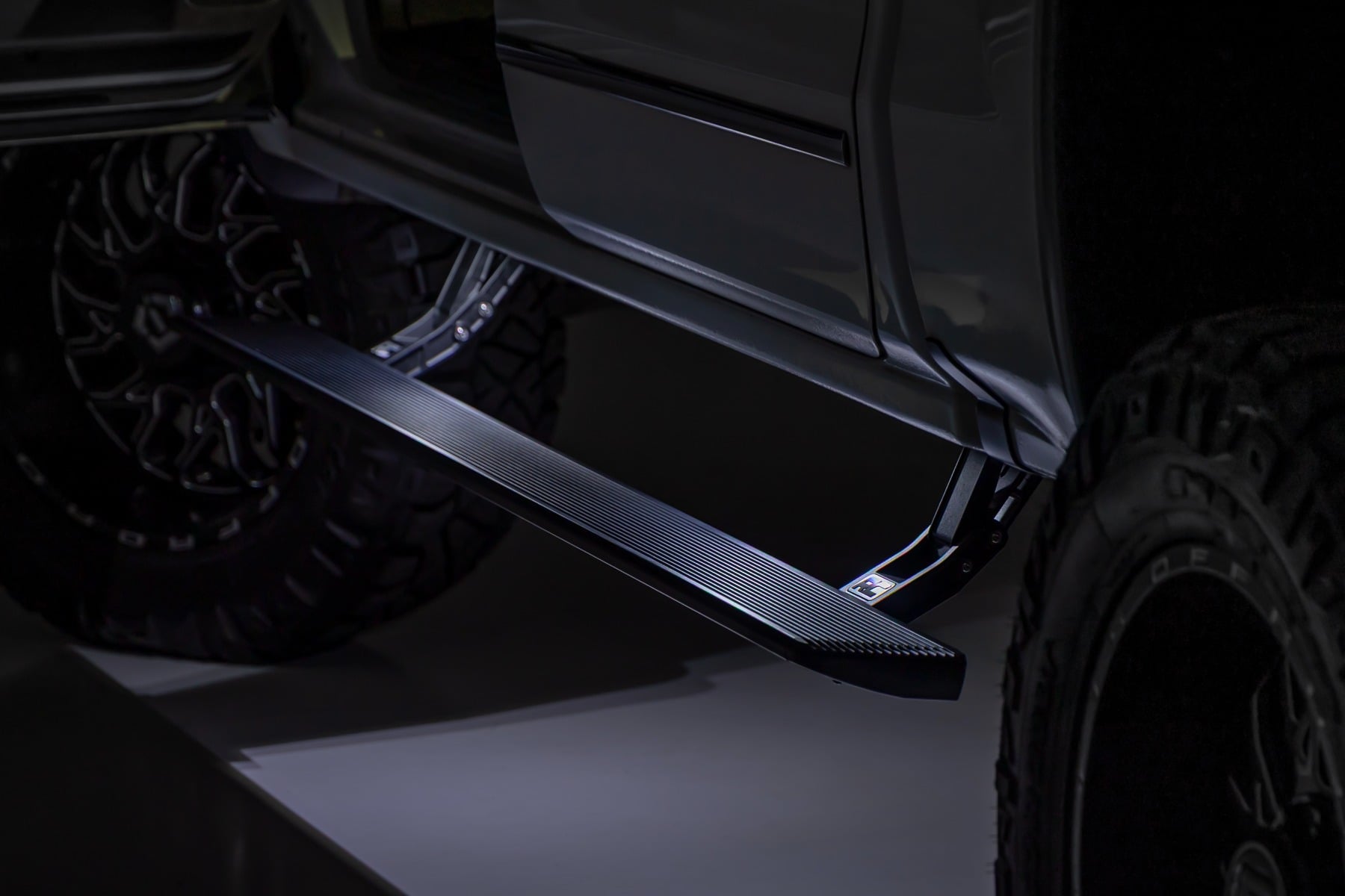 Power Running Boards | HT-Series | Crew Cab | Chevy/GMC 1500/2500HD/3500HD 2WD/4WD - Image 6