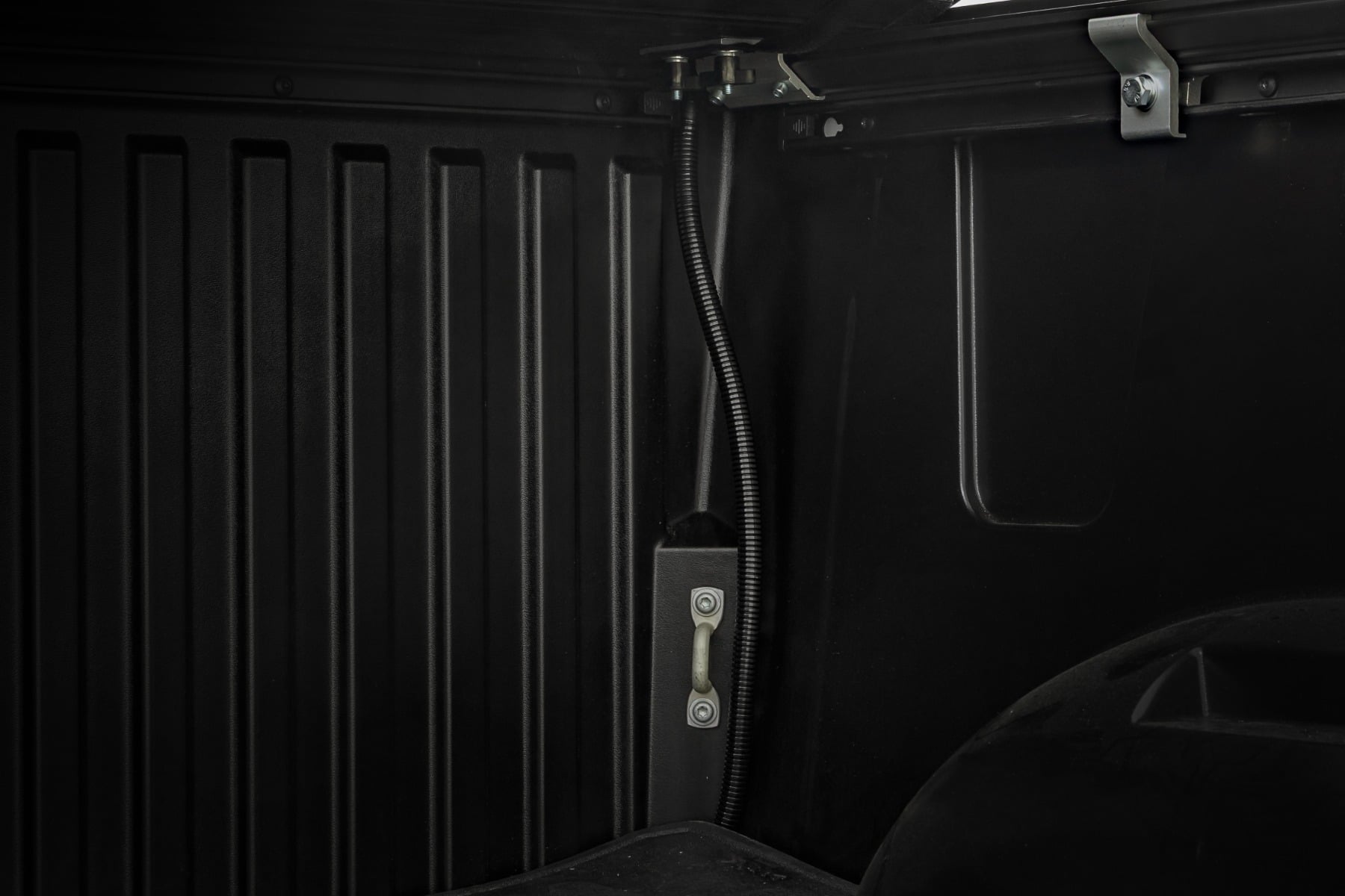 Hard Roll Up Bed Cover | 5'7" Bed | Toyota Tundra 2WD/4WD (2022-2026) - Image 6