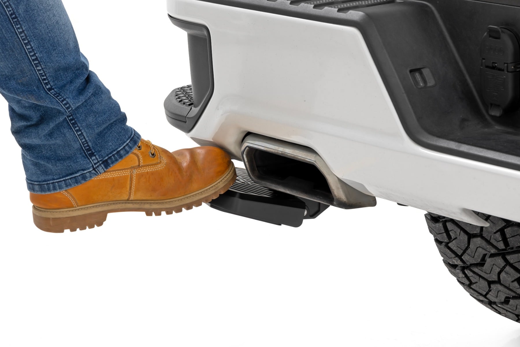 Retractable Bed Step | Manual Pull | Chevy/GMC 1500 (19-26) - Image 2
