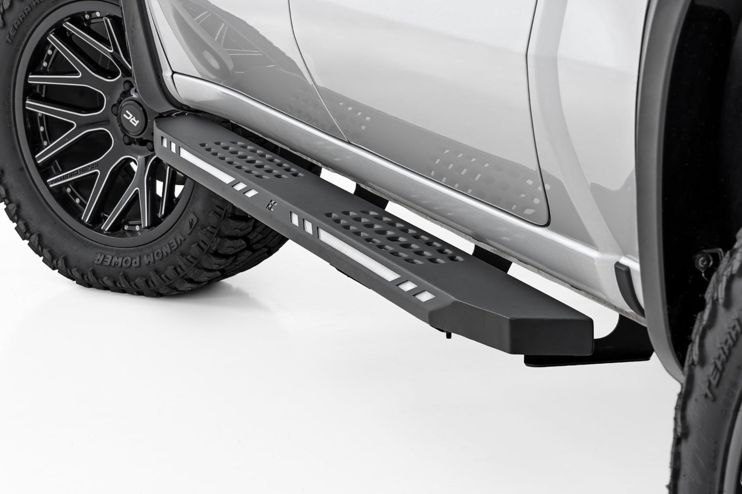 AC2 Running Boards | Amber/White | Crew Cab | Chevy/GMC 1500/2500HD/3500HD (19-26) - Image 3