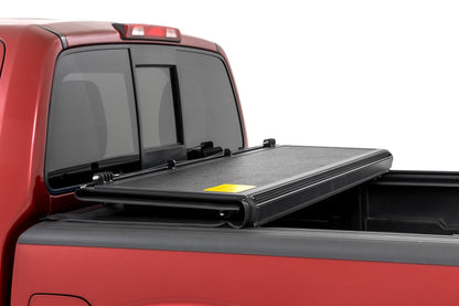 Hard Low Profile Bed Cover | 5' Bed | Cargo Mgmt | Nissan Frontier (05-21) - Image 3