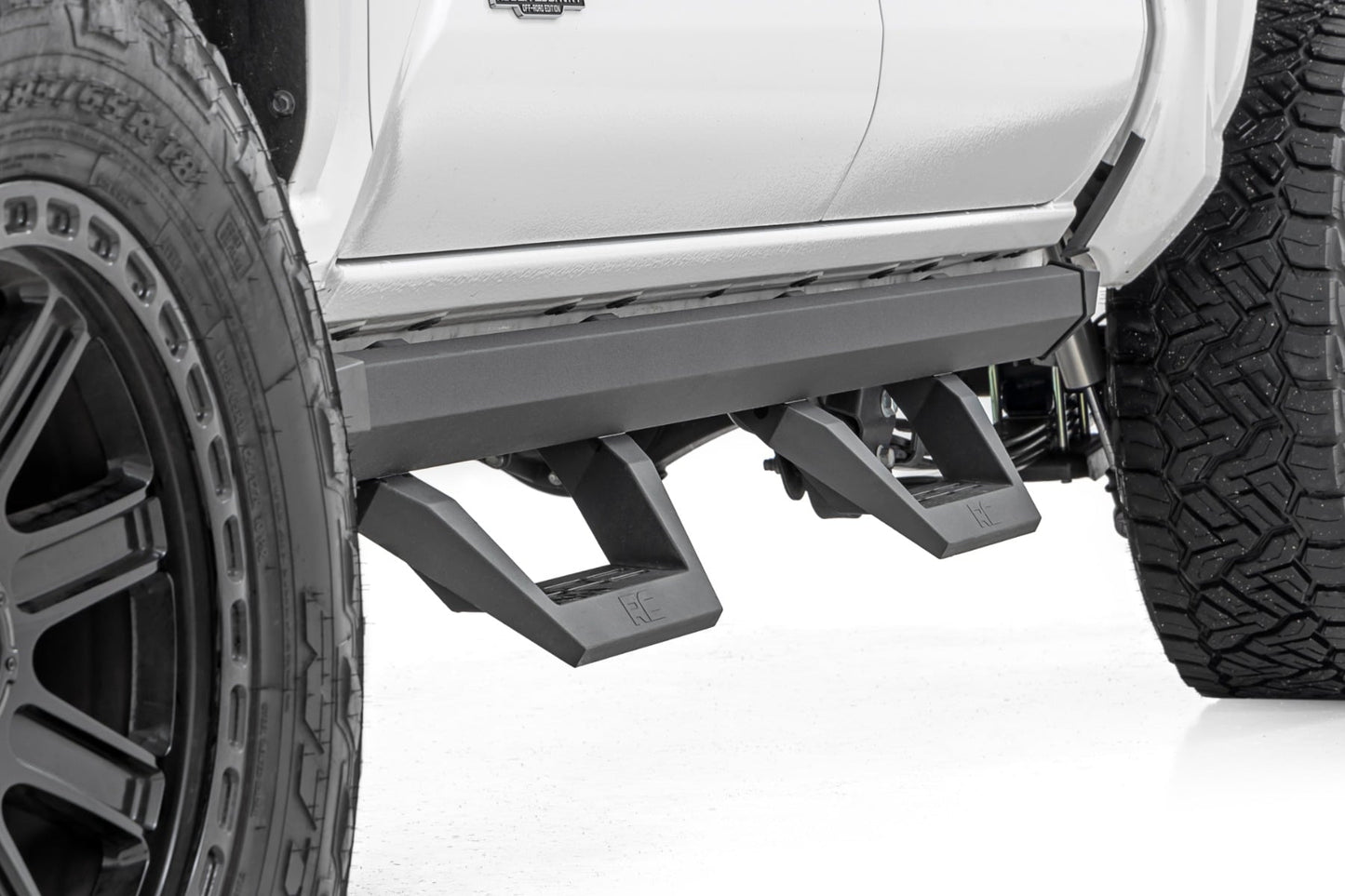 SRX2 Adjustable Aluminum Steps | Double Cab | Toyota Tacoma 2WD/4WD (24-26) - Image 4