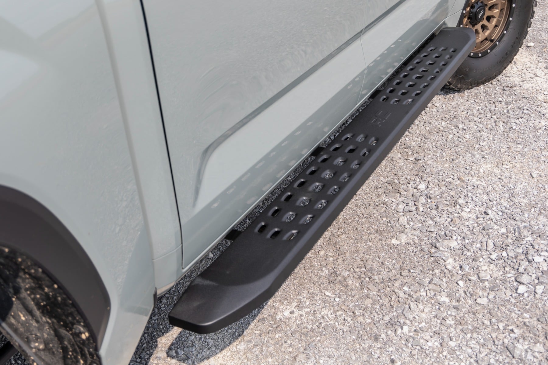 RPT2 Running Board | Crew Cab | Black | Toyota Tundra 2WD/4WD (2022-2026) - Image 6