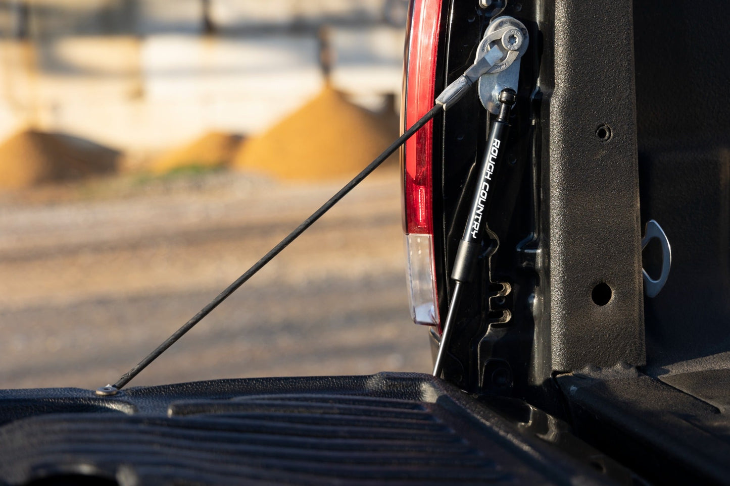 Tailgate Assist | Ford F-250/F-350 Super Duty 2WD/4WD (1999-2016) - Image 4