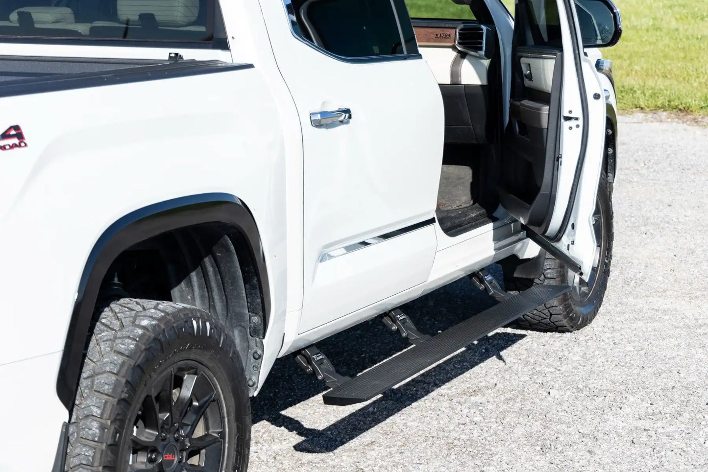 POWER RUNNING BOARDS LIGHTED | CREWMAX | TOYOTA TUNDRA (22-23)