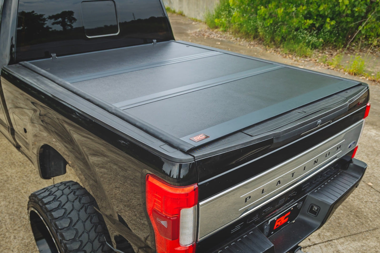 Hard Low Profile Bed Cover | 6'10" Bed | Ford F-250/F-350 Super Duty (17-26) - Image 5