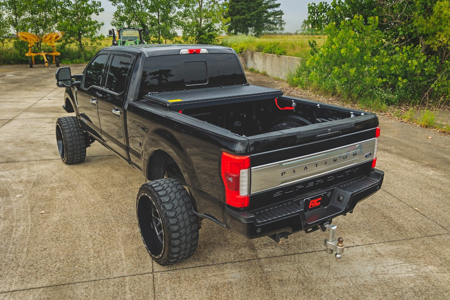 Hard Low Profile Bed Cover | 6'10" Bed | Ford F-250/F-350 Super Duty (17-26) - Image 6