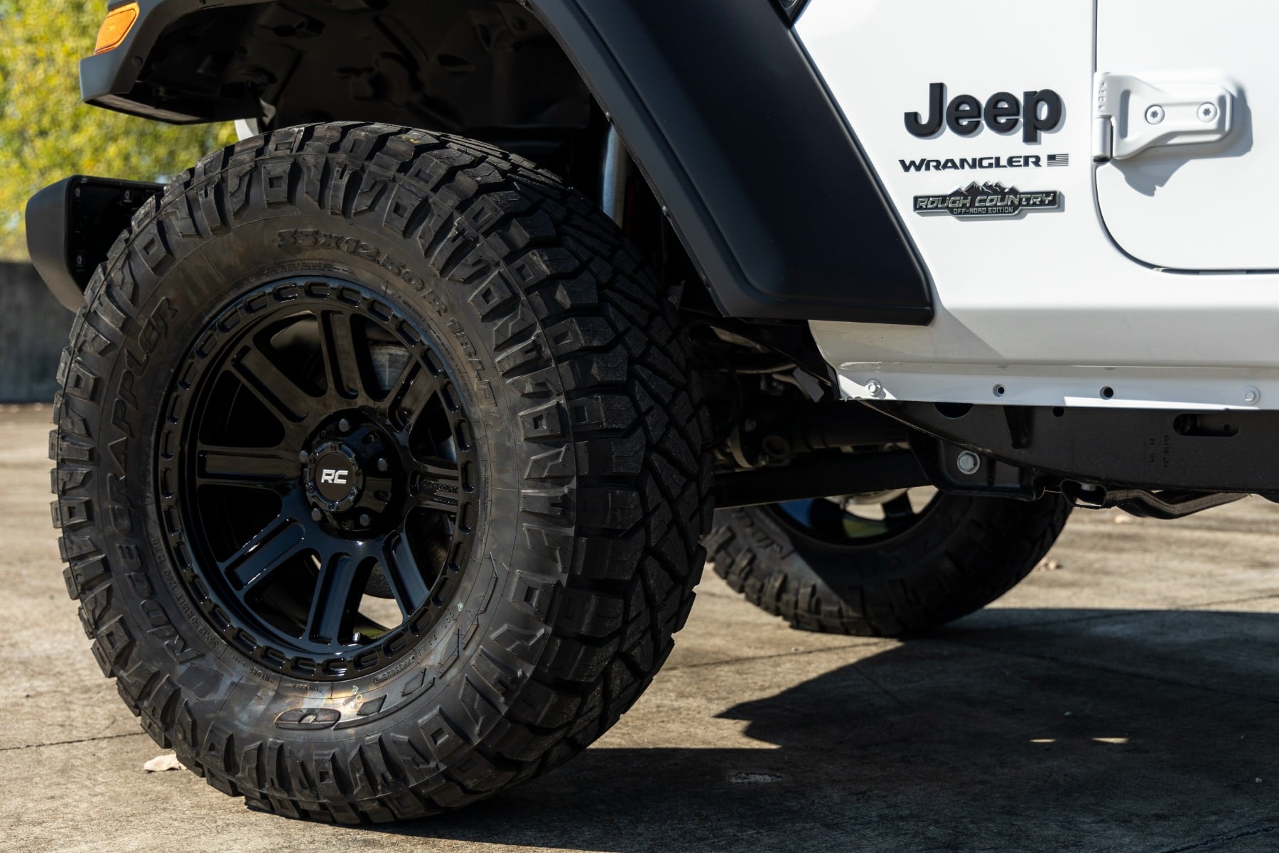 Rough Country 84 Series Wheel | Gloss Black | 18x8.5 | 5x5 | +0mm - Image 6