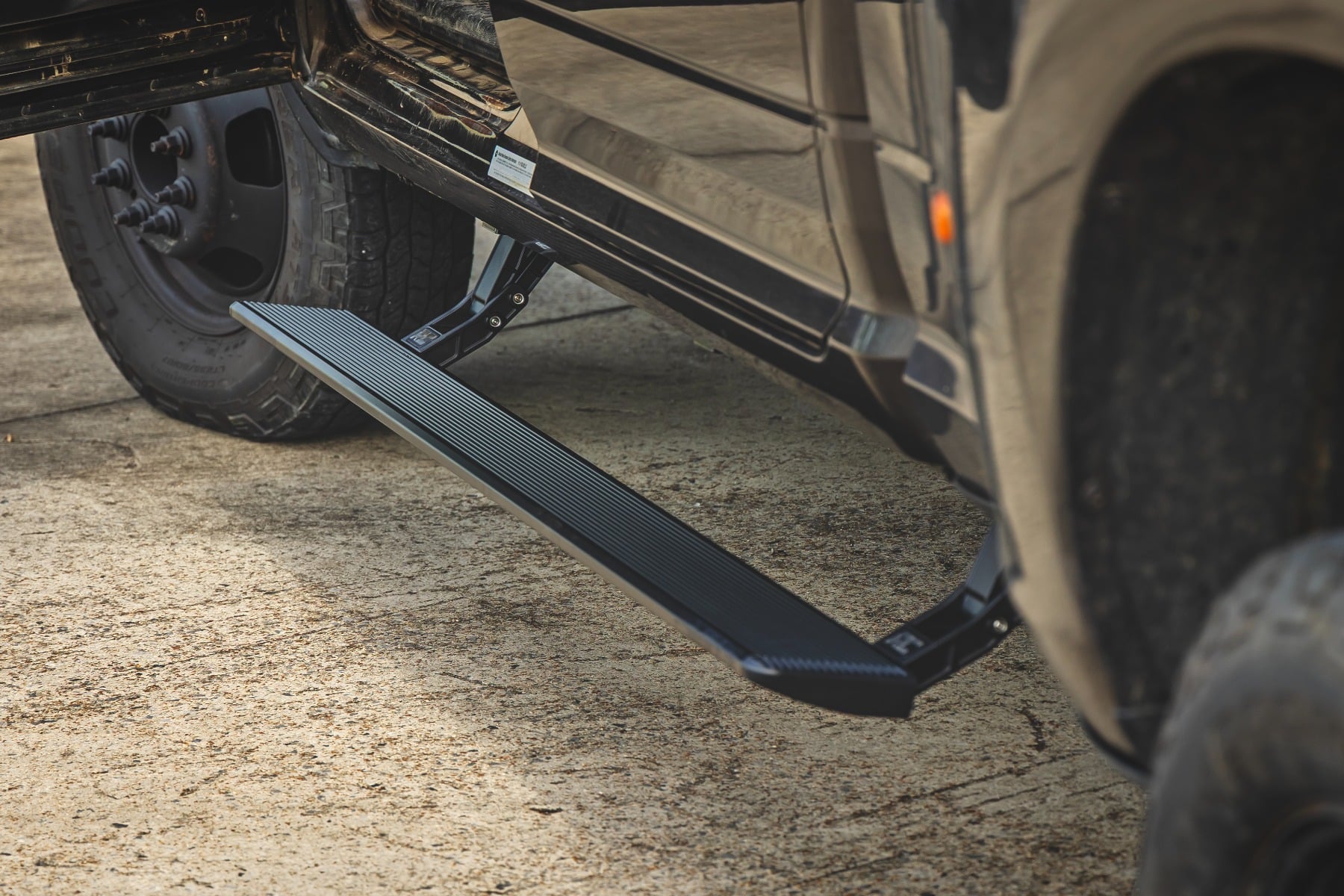Power Running Boards | HT-Series | Crew Cab | Ram 2500/3500 2WD/4WD (11-26) - Image 6
