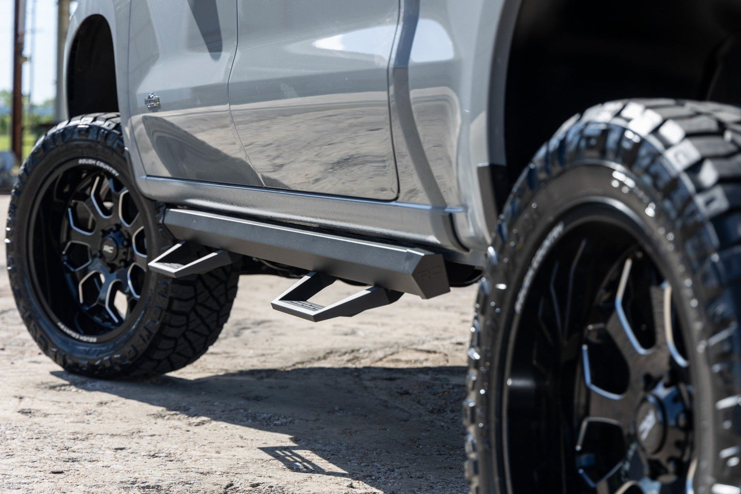 Rough Country 96 Series Wheel | One-Piece | Gloss Black | 22x10 | 6x5.5 | -19mm - Image 5