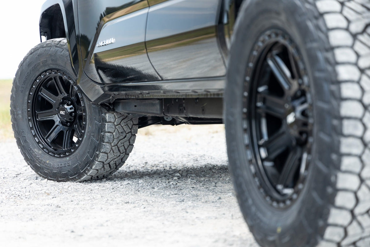 Rough Country 84 Series Wheel | Gloss Black | 18x8.5 | 6x5.5 | +0mm - Image 6