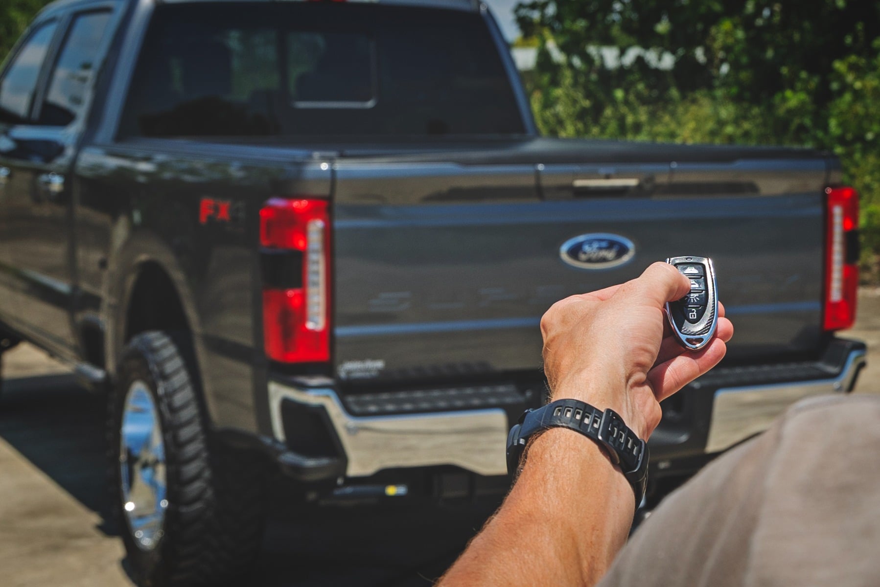 Powered Retractable Bed Cover | 6'10" Bed | Ford F-250/F-350 Super Duty (17-26) - Image 6